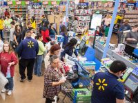 Walmart bất ngờ vượt Amazon trong cuộc chiến bán lẻ trực tuyến
