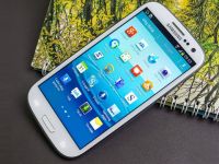 Doanh thu smartphone tháng 2/2017: Sân chơi của Samsung?