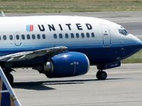 United Airlines mất gần 1 tỷ USD sau sự cố lôi hành khách gốc Việt