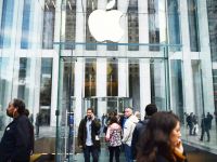 Apple đang nắm giữ 250 tỷ USD tiền mặt