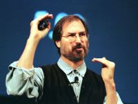 Steve Jobs: Đứa trẻ bị bỏ rơi, bỏ học trở thành tượng đài lớn ngành công nghệ