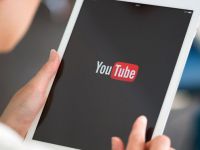 Nhiều kênh YouTube cho trẻ em lách luật để quảng cáo