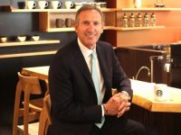 Phong cách lãnh tạo truyền cảm hứng của cựu CEO Starbucks: Howard Schultz