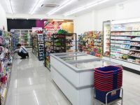 Cuộc chiến về đêm của những cửa hàng tiện lợi