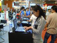 Thị trường laptop vào mùa thấp điểm