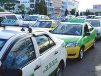 “Đại chiến” taxi: Hai bộ Tài chính - Công Thương lên tiếng