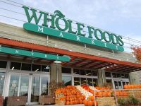 Amazon và Whole Foods giảm giá, ngành bán lẻ Mỹ xanh mặt