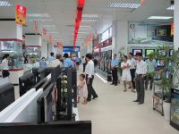 Thị trường điện máy: Hoa hồng, máu và nước mắt!