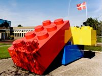 Lego gặp hạn