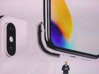 Với iPhone X, Tim Cook đã quên bài học từ Steve Jobs?