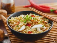 Mì ăn liền Việt “nhường sân” cho mì ngoại cao cấp