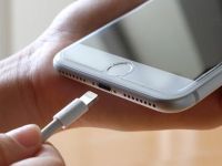 Apple có thể mất 10 tỷ USD vì scandal làm chậm iPhone