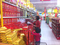 Bánh kẹo, đồ uống vào mùa kinh doanh Tết