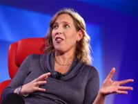 CEO YouTube nhắn Facebook: Nên quay lại với những bức ảnh trẻ sơ sinh