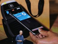 CEO Tim Cook tham vọng tiền mặt sẽ biến mất trong tương lai nhờ Apple Pay