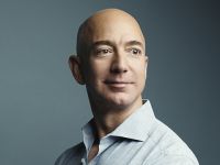Jeff Bezos - Người giàu nhất hành tinh