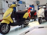 Tại sao xe máy Piaggio, Vespa tại Việt Nam ngày càng ế?