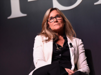 Angela Ahrendts và hành trình trở thành Phó chủ tịch mảng bán lẻ của Apple