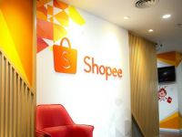 Shopee giảm tốc