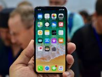 Doanh số iPhone tiếp tục giảm, thị trường smartphone lao dốc