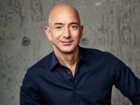 Jeff Bezos trở thành người giàu nhất trong lịch sử hiện đại