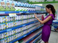 Lợi nhuận Vinamilk giảm 8% nửa đầu năm khi thị trường sữa trong nước chững lại