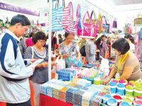 Hàng chợ Thái và hàng chợ Việt