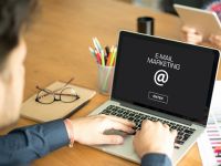 Tiếp thị email vẫn còn dư đất sống