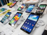 Smartphone tầm trung nhàm chán nhưng bán tốt