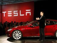 Tỉ phú Elon Musk công bố ý định thách thức trực tiếp Uber, Lyft