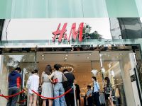 Zara, H&M, Uniqlo vào Việt Nam sẽ cứu trung tâm thương mại?