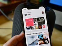 Apple bất ngờ hợp tác với Amazon