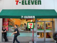 7-Eleven bước vào cuộc đua cửa hàng không nhân viên