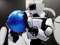Toyota tham vọng đưa robot vào từng ngôi nhà Nhật Bản