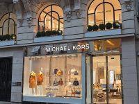 Michael Kors đổi tên sau khi hoàn tất mua lại Versace