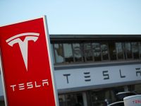 Tesla chi 218 triệu USD mua hãng pin Maxwell