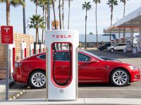 Chỉ sau hai tuần, Tesla thay đổi chiến lược bán hàng online