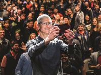Tim Cook ra chiêu