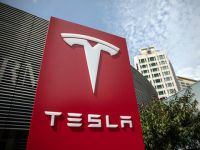 Tesla sẽ triển khai taxi robot trong năm 2020, cạnh tranh với Uber
