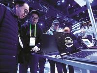 Thách thức của tân CEO Intel trong hoàng hôn máy tính