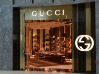 Gucci và cuộc chiến khốc liệt giữa 2 ông trùm hàng hiệu