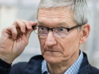 Apple đang chi nhiều tiền cho “học thuyết Tim Cook”