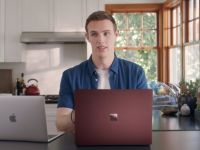 Microsoft “đá đểu” Apple trong quảng cáo Surface Laptop 2 mới nhất