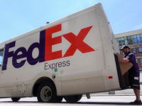 Công ty chuyển phát FedEx cắt quan hệ với Amazon