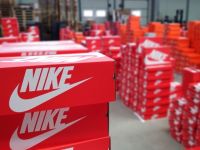 Nike ngừng bán hàng trên Amazon