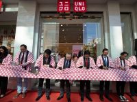 Uniqlo ở Việt Nam vẫn bán kiểu truyền thống