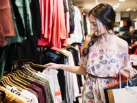 Người Nhật thâu tóm thời trang Việt