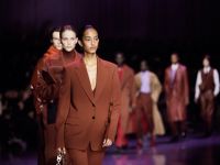 Vì sao các thương hiệu thời trang nổi tiếng Louis Vuitton, Uniqlo và Zara cập bến Việt Nam?