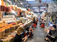 Savills: COVID-19 đang thúc đẩy thương mại điện tử và tấn công bán lẻ truyền thống