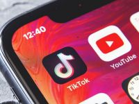 TikTok vượt mặt YouTube, trở thành ứng dụng kiếm được nhiều tiền nhất thế giới